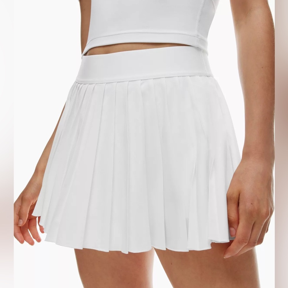 Aritzia TNAMove Tennis Pro Micro Skirt